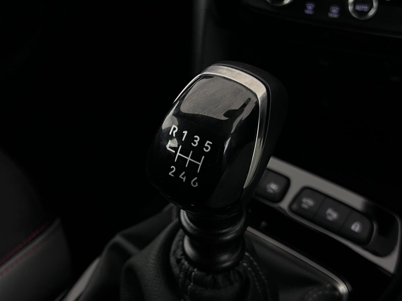 Vauxhall Mokka thumbnail Interior Front