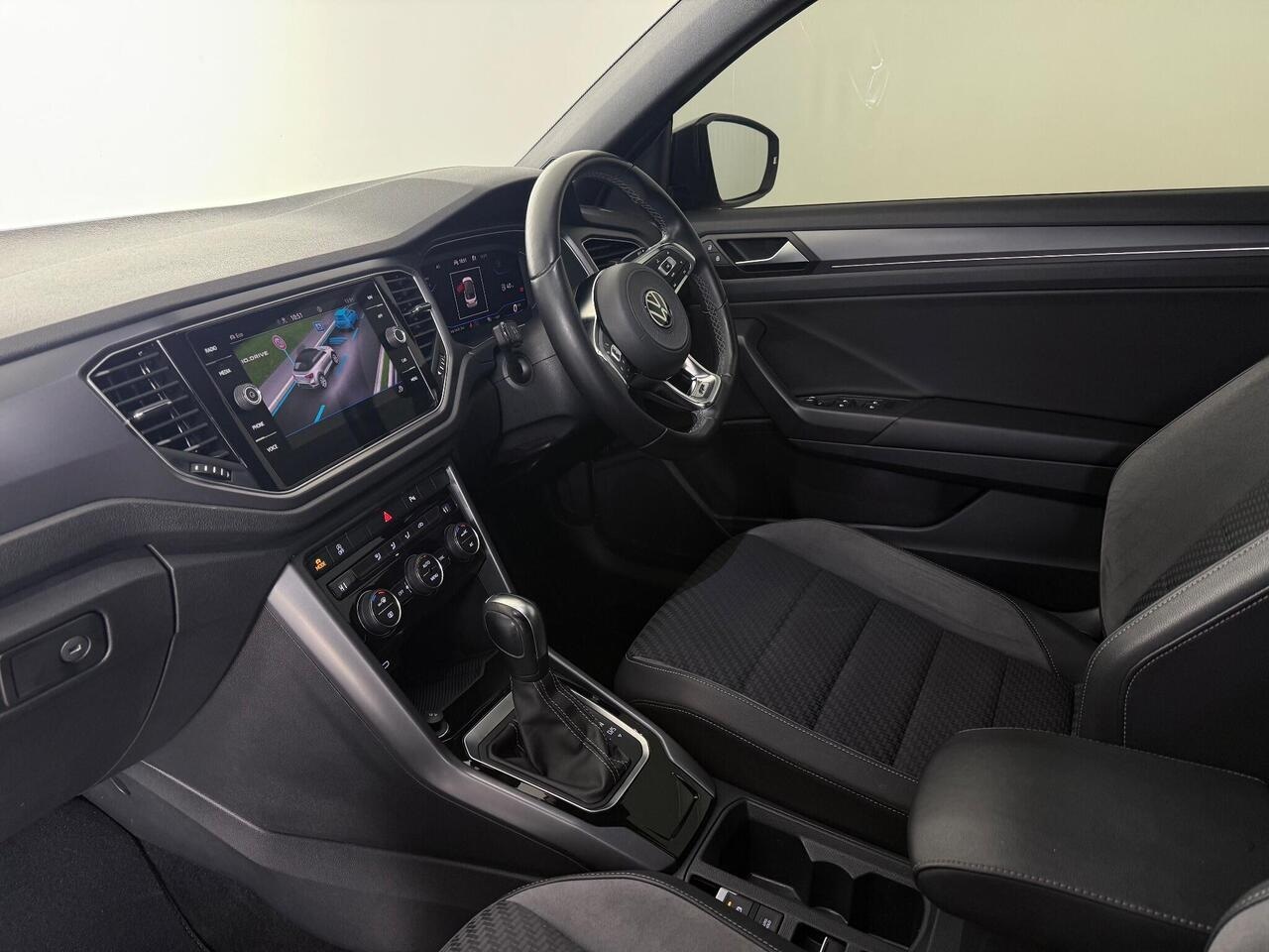 Volkswagen T-Roc thumbnail Interior Front