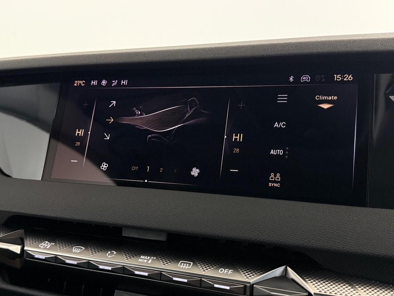 DS AUTOMOBILES DS 4 thumbnail Infotainment System