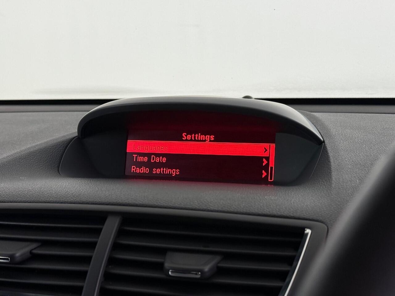 Vauxhall Mokka thumbnail Infotainment System