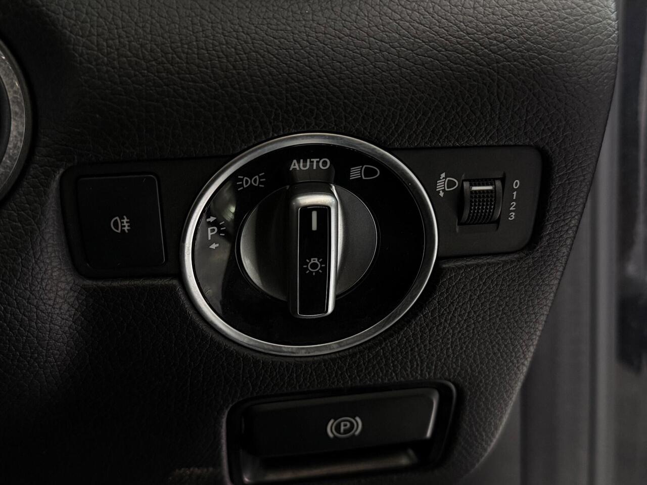 Mercedes-Benz SLC thumbnail Misc Controls