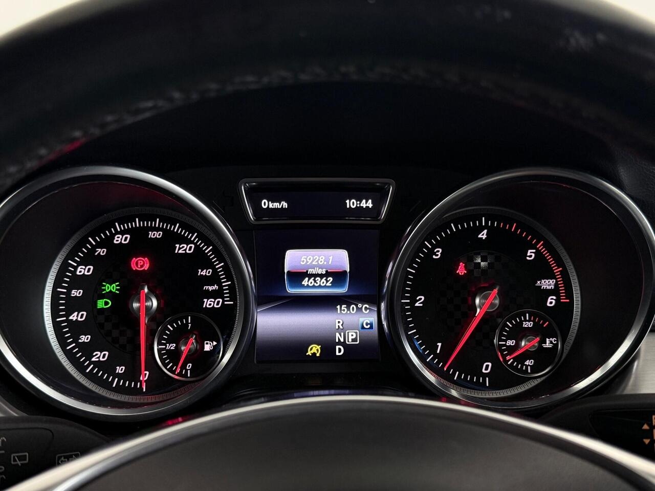 Mercedes-Benz GLE thumbnail Driver Instruments