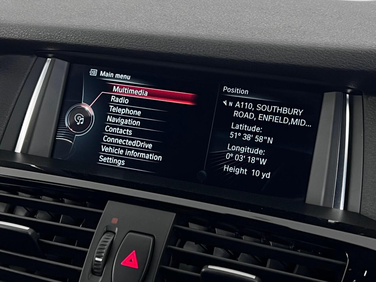 BMW X3 thumbnail Infotainment System
