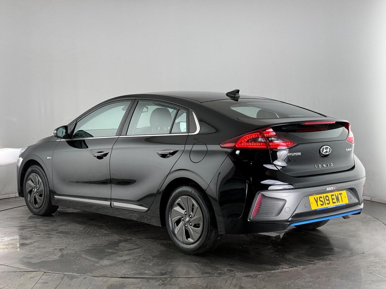 Hyundai IONIQ thumbnail Rear Left