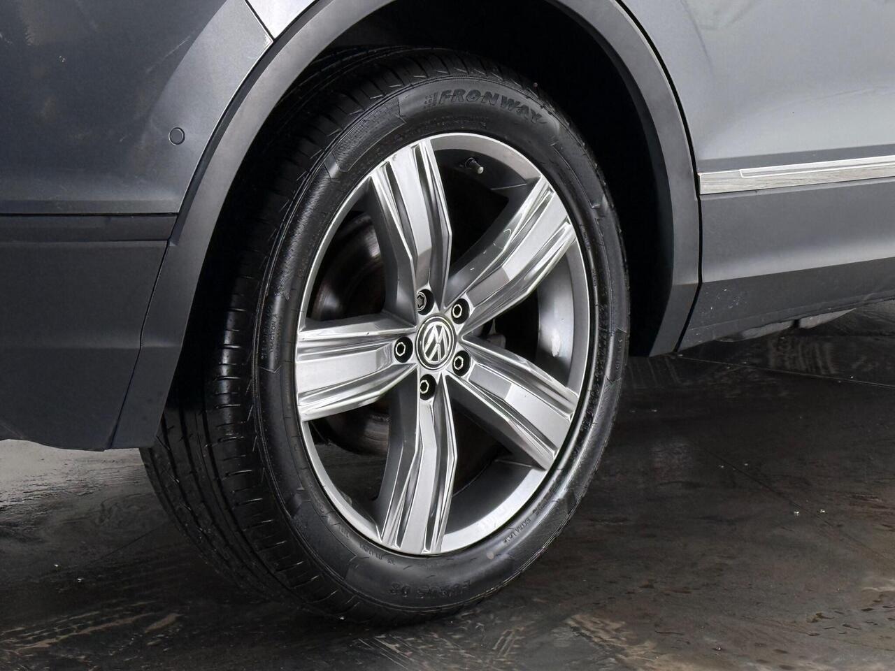 Volkswagen Tiguan thumbnail Wheel