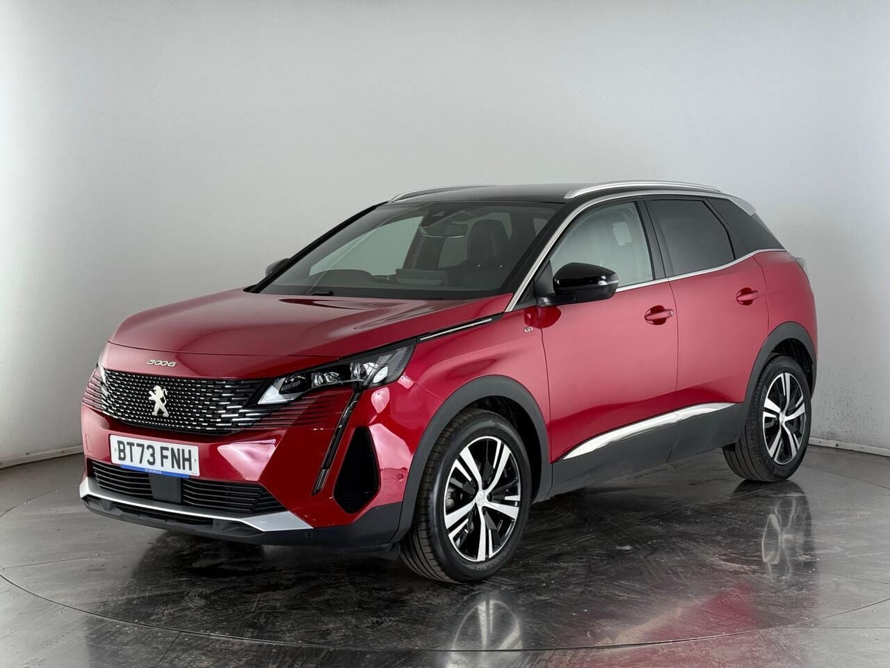 Peugeot 3008 thumbnail Front Left