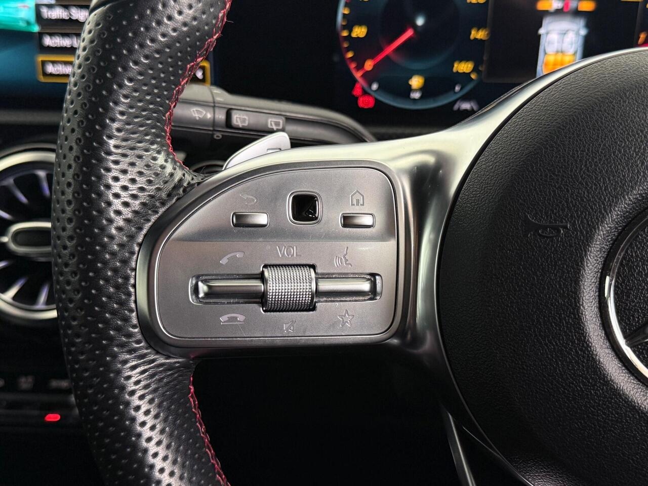 Mercedes-Benz A Class thumbnail Misc Controls