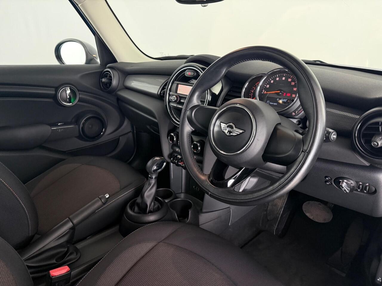 MINI Hatch thumbnail Interior Front