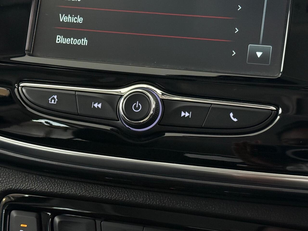 Vauxhall Mokka X thumbnail Infotainment System
