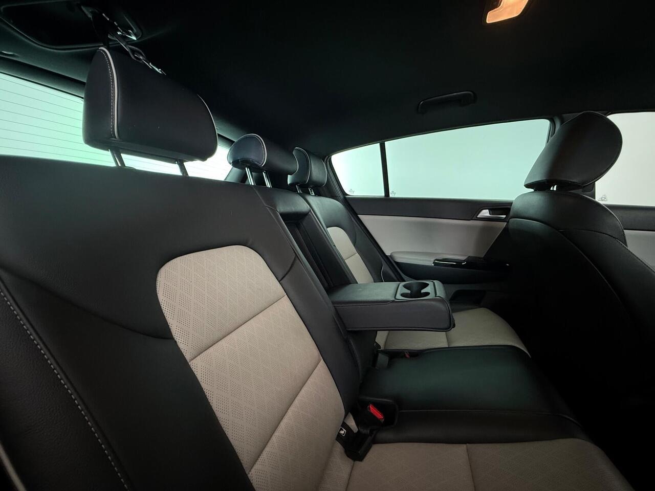 Kia Sportage thumbnail Seats Rear