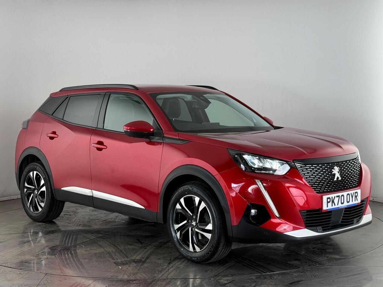 Peugeot 2008 thumbnail Front Right