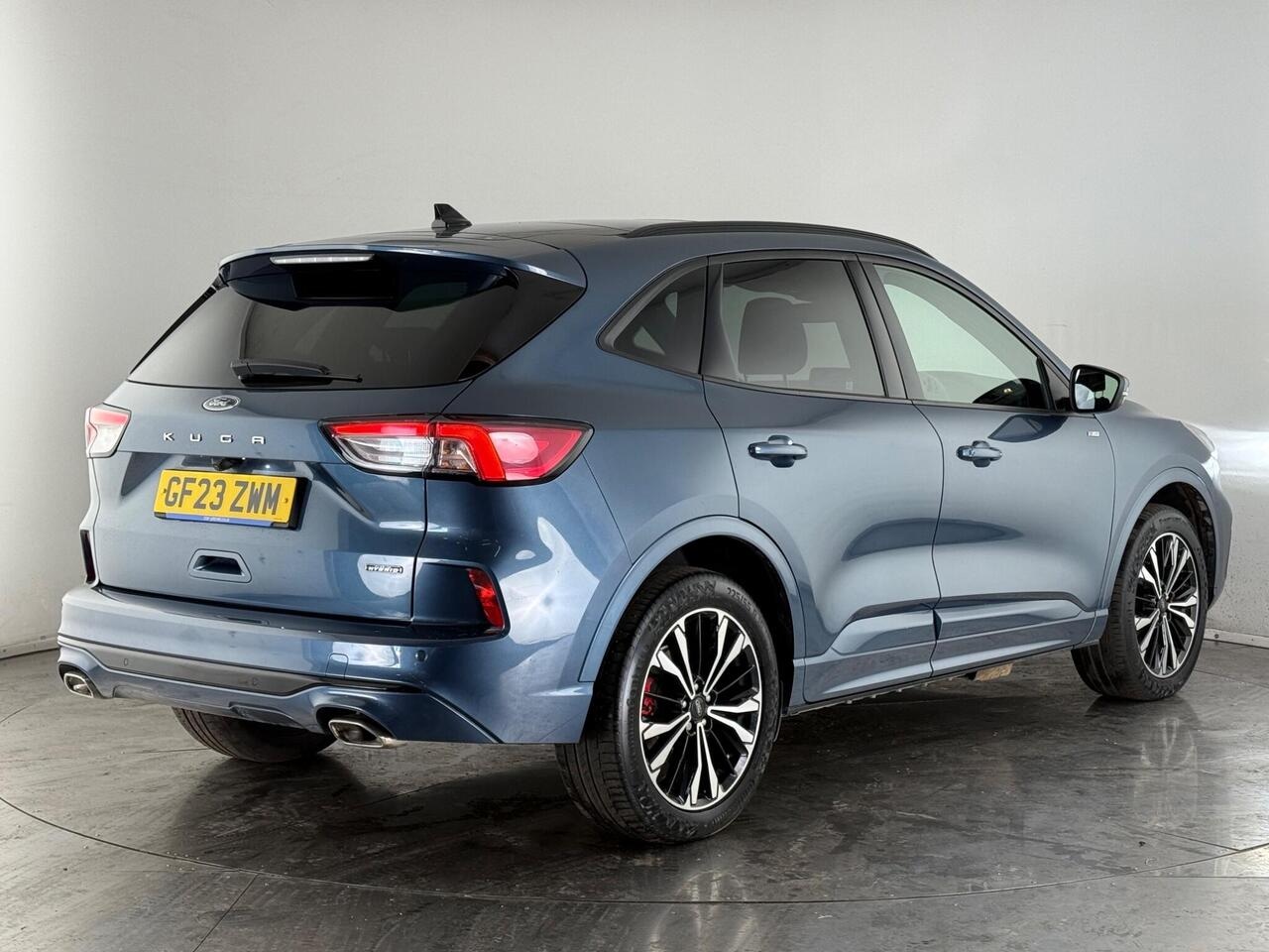 Ford Kuga thumbnail Rear Right