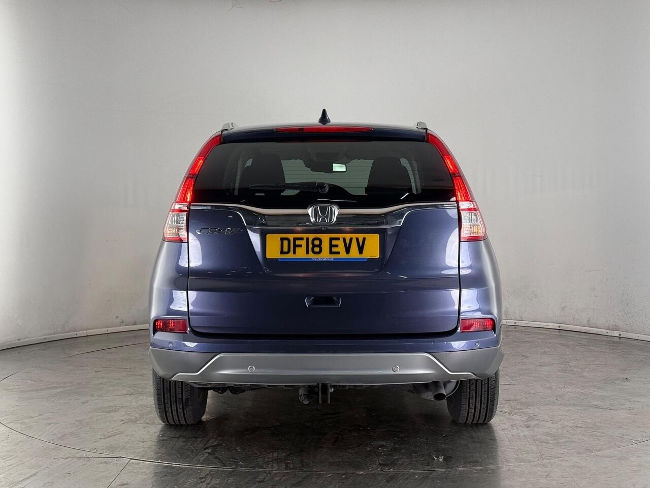 Honda CR-V thumbnail Rear
