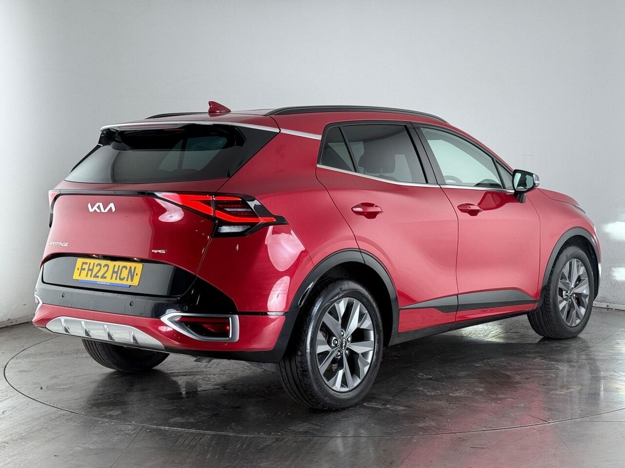 Kia Sportage thumbnail Rear Right