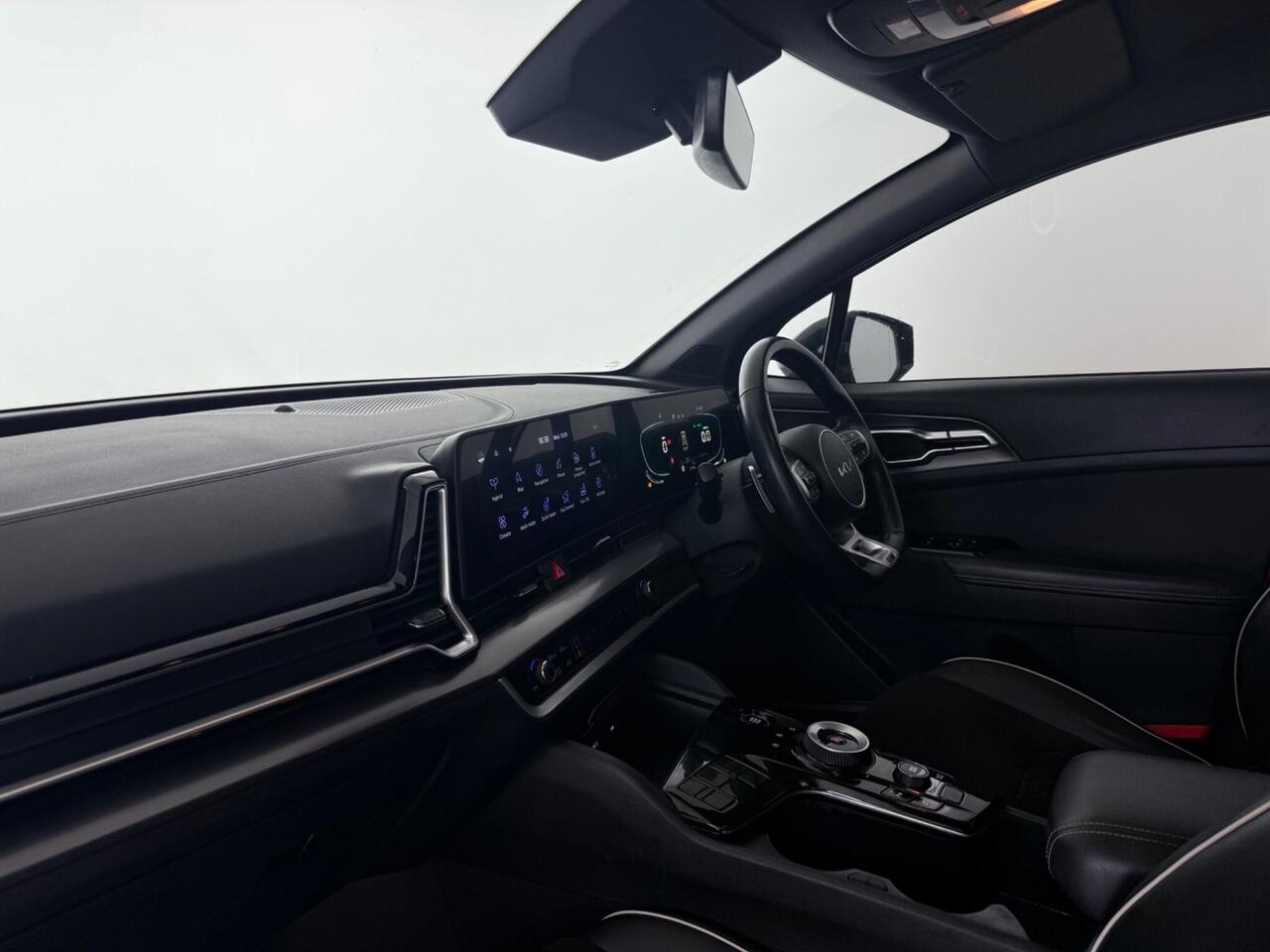 Kia Sportage thumbnail Interior Front