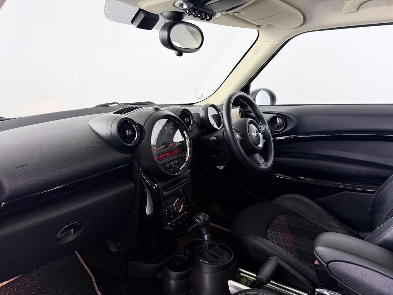 MINI Paceman thumbnail Interior Front