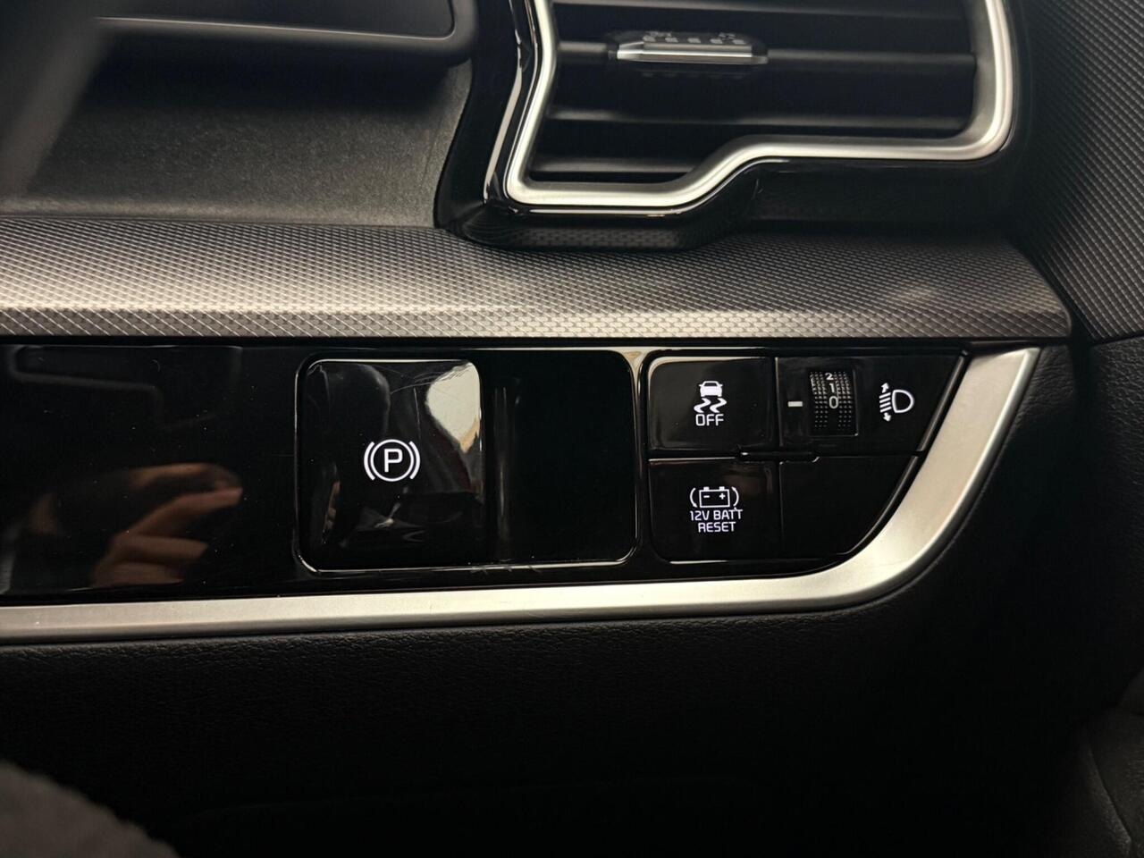 Kia Sportage thumbnail Misc Controls