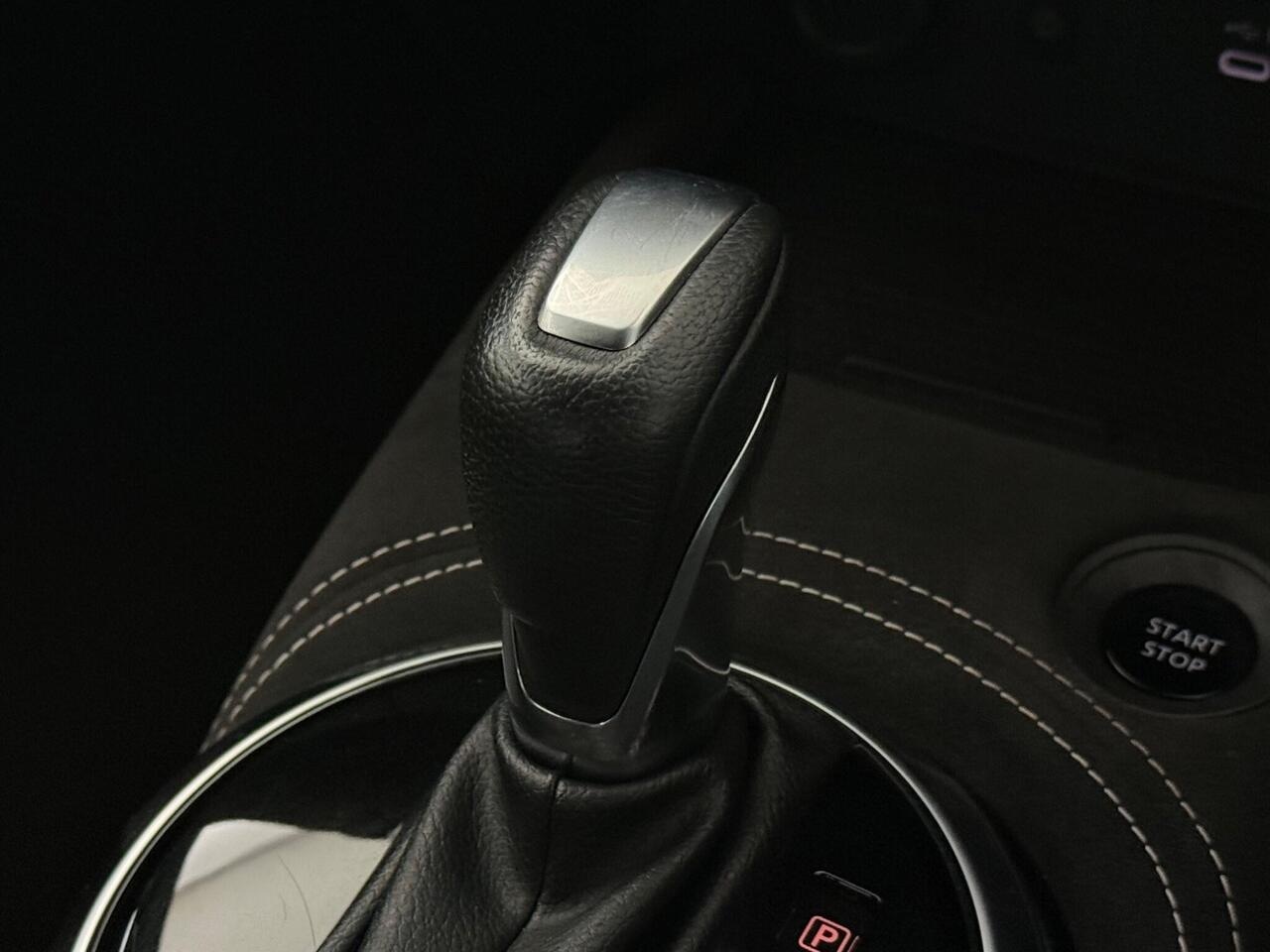 Nissan Juke thumbnail Interior Front