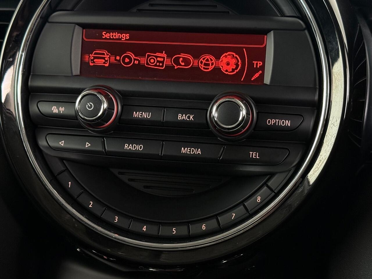 MINI Hatch thumbnail Infotainment System