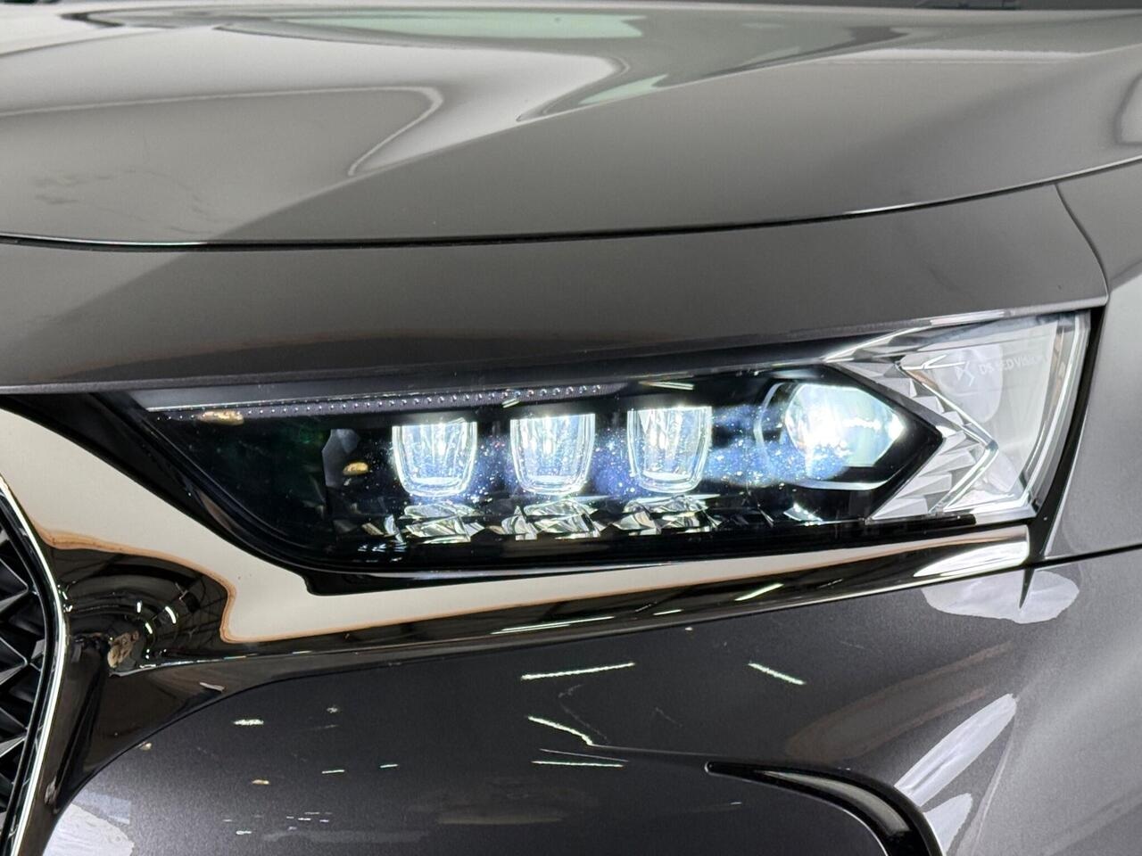 DS AUTOMOBILES DS 7 CROSSBACK thumbnail Badge Exterior