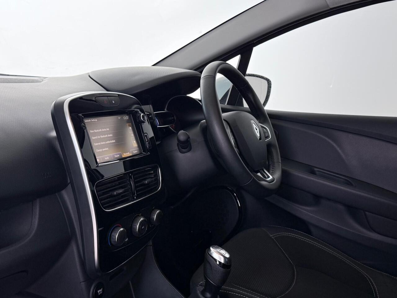 Renault Clio thumbnail Interior Front