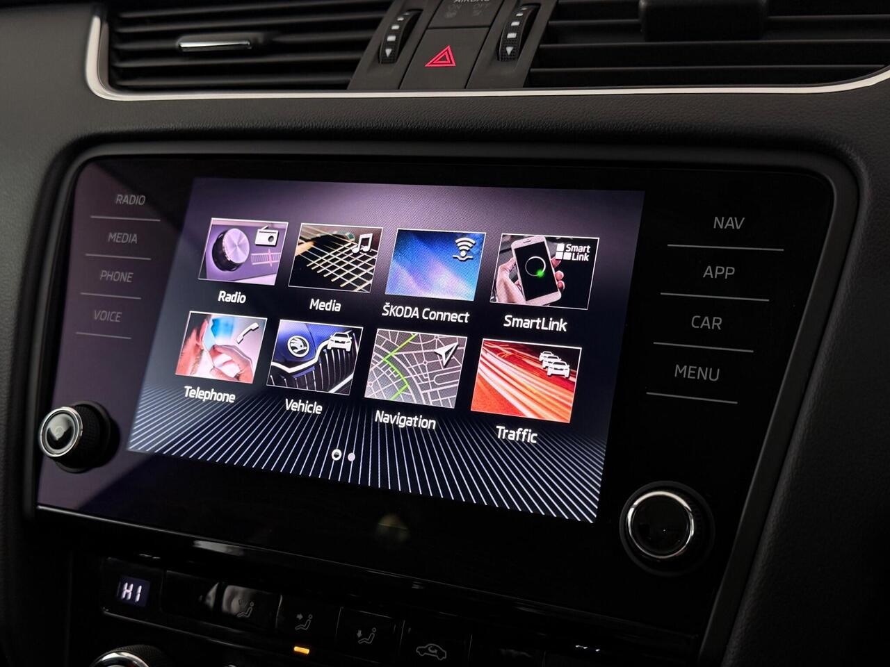 Skoda Octavia thumbnail Infotainment System