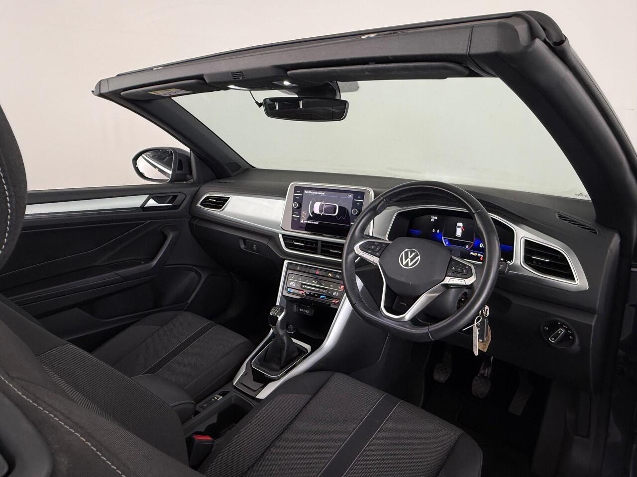 Volkswagen T-Roc thumbnail Interior Front