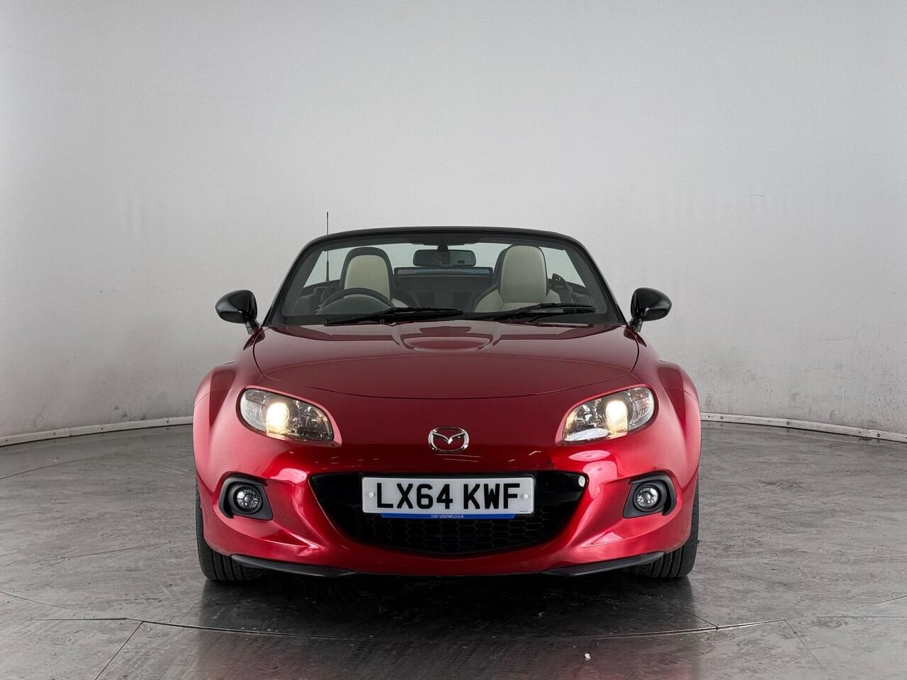 Mazda MX-5 thumbnail Front