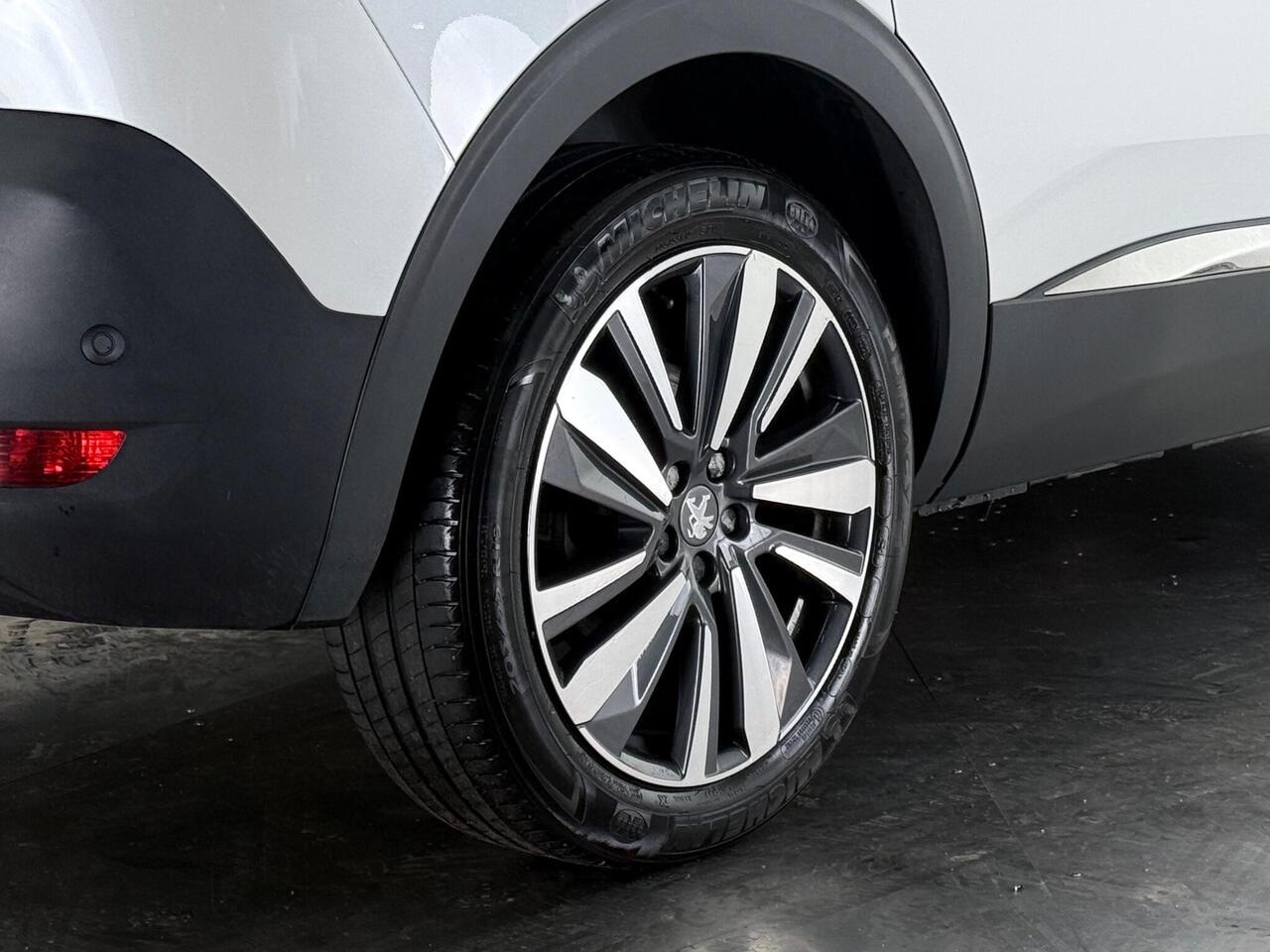 Peugeot 5008 thumbnail Wheel