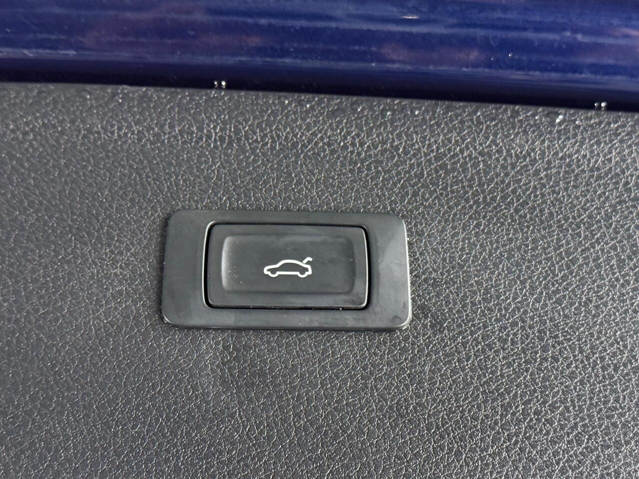 Audi Q5 thumbnail Misc Controls