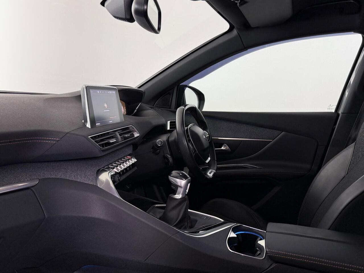 Peugeot 3008 thumbnail Interior Front