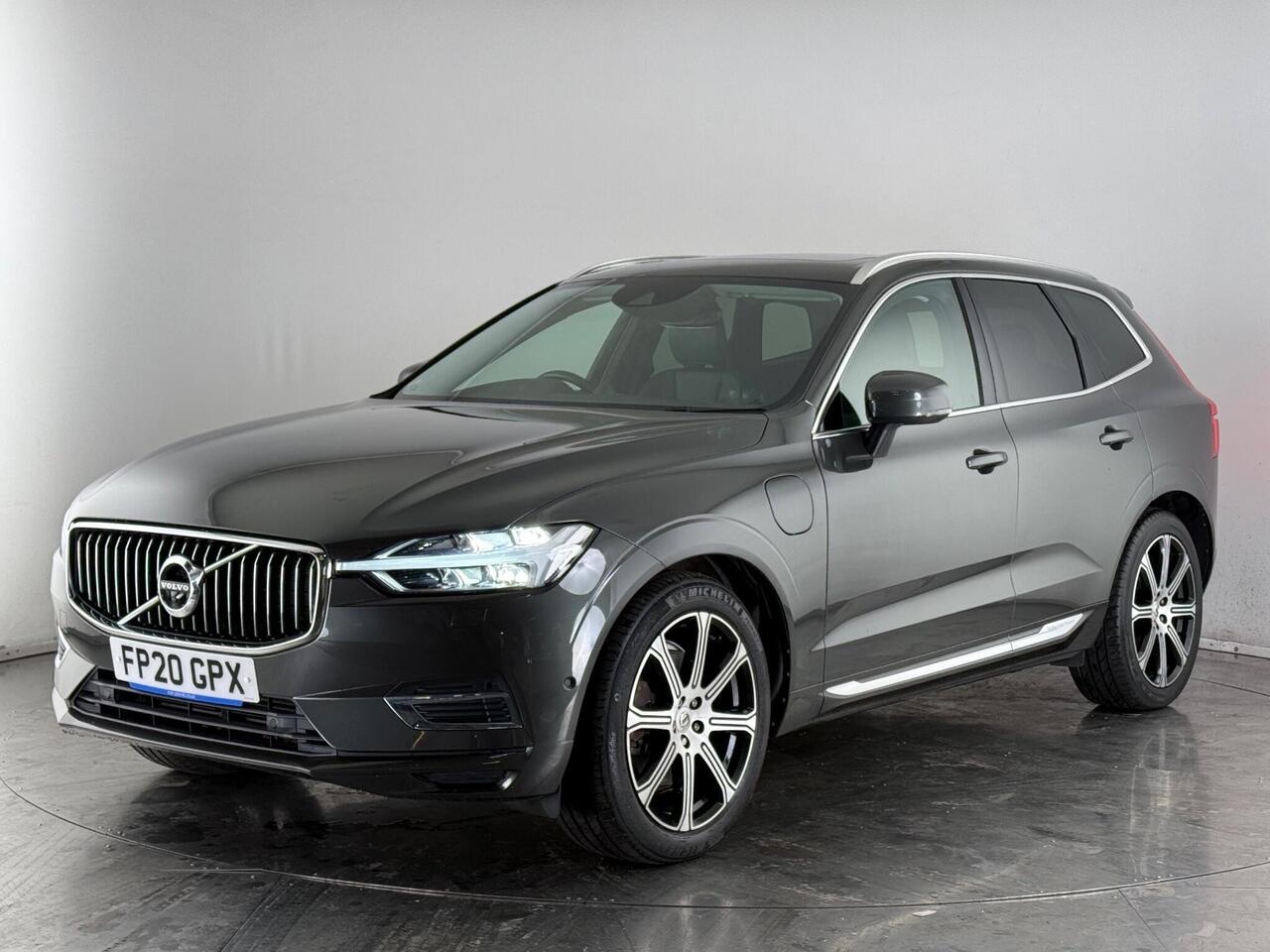 Volvo XC60 thumbnail Front Left