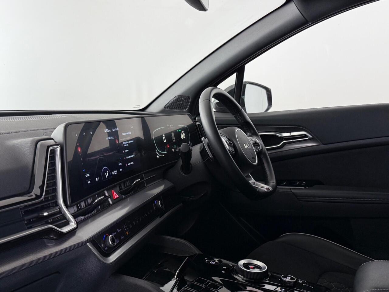 Kia Sportage thumbnail Interior Front