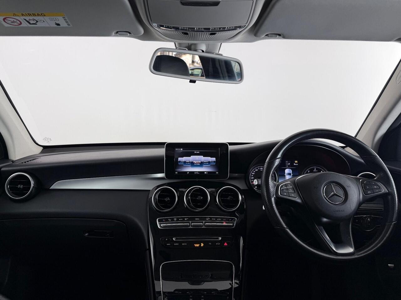 Mercedes-Benz GLC thumbnail Interior Front