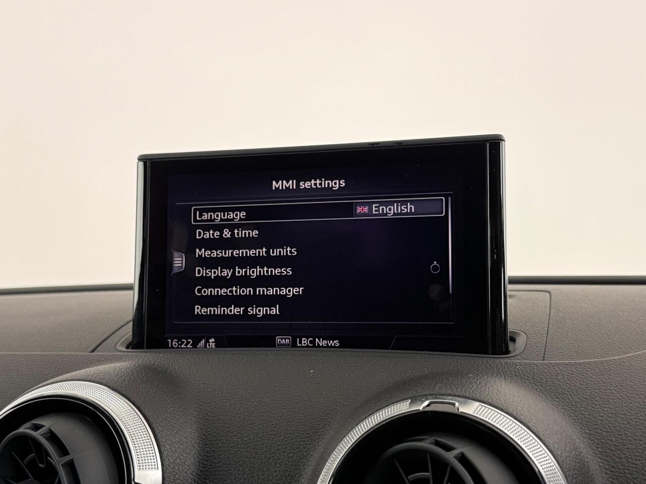 Audi A3 Cabriolet thumbnail Infotainment System