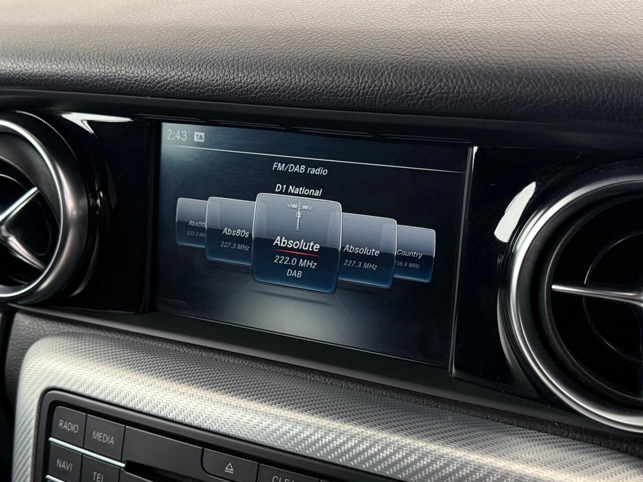 Mercedes-Benz SLC thumbnail Infotainment System