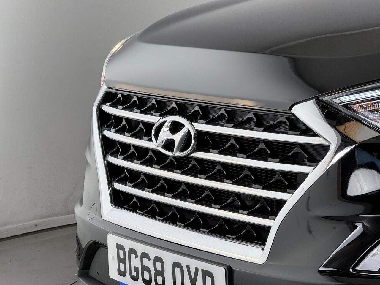 Hyundai TUCSON thumbnail Badge Exterior