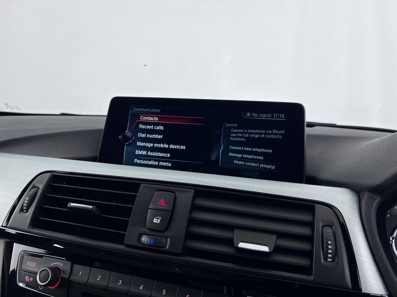 BMW 3 Series thumbnail Infotainment System