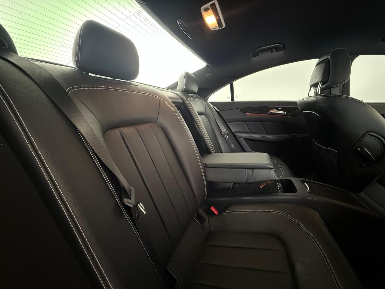 Mercedes-Benz CLS thumbnail Seats Rear