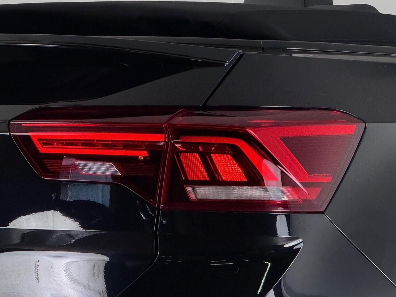 Volkswagen T-Roc thumbnail Lights Rear