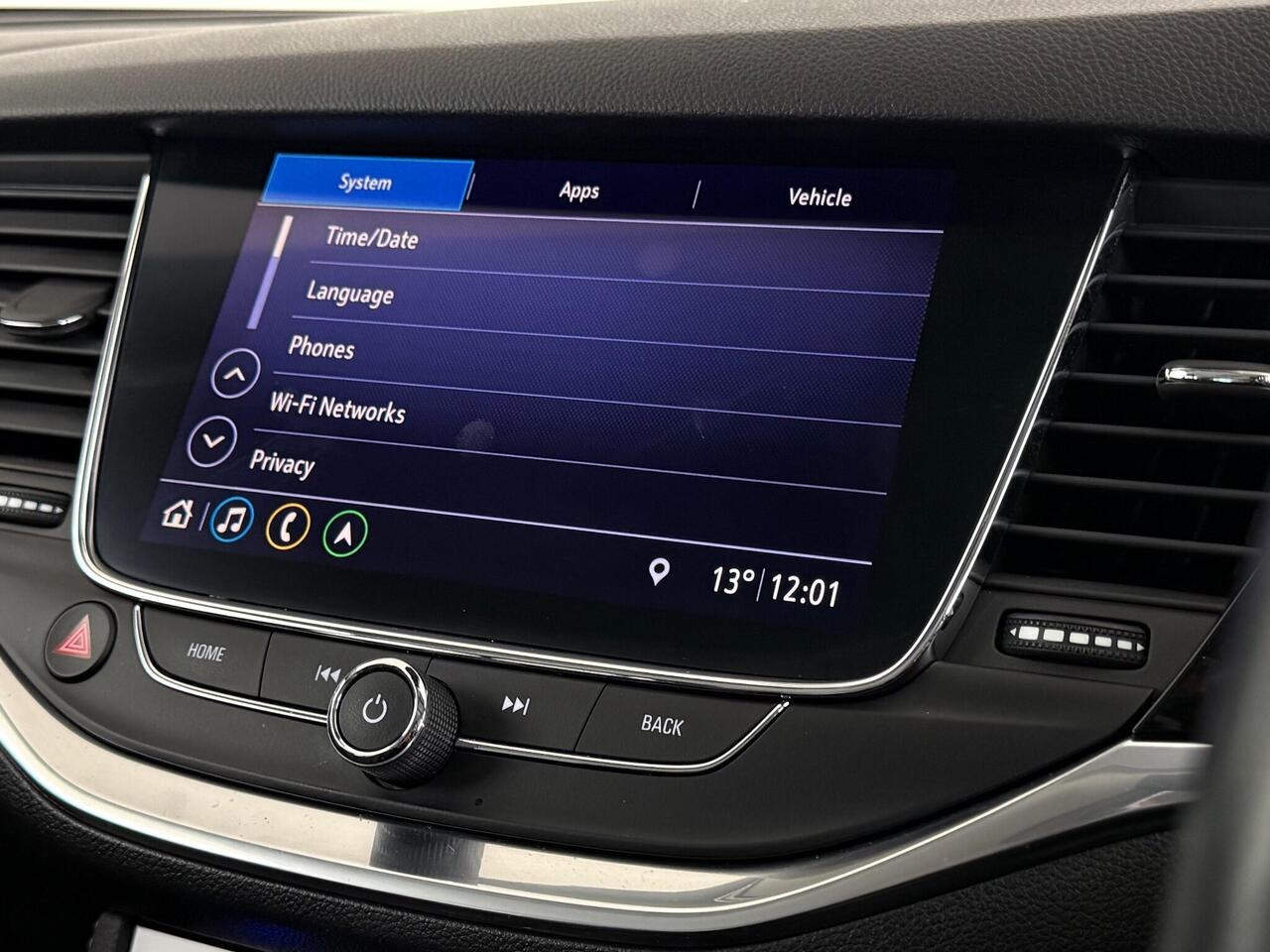 Vauxhall Astra thumbnail Infotainment System