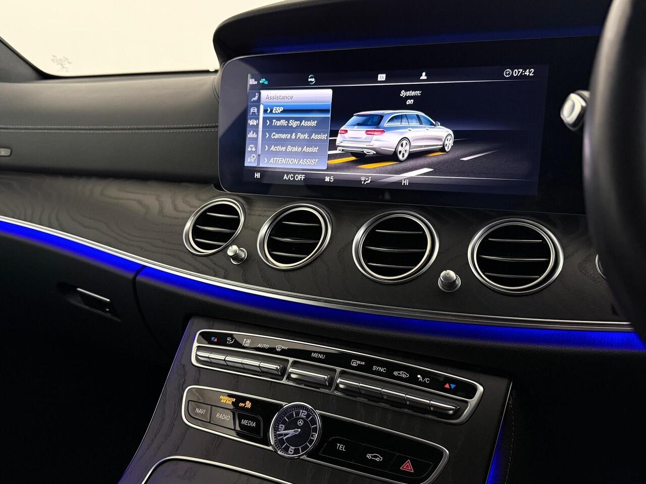 Mercedes-Benz E Class thumbnail Infotainment System