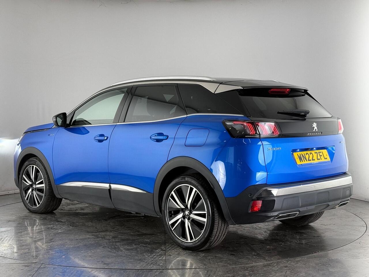 Peugeot 3008 thumbnail Rear Left