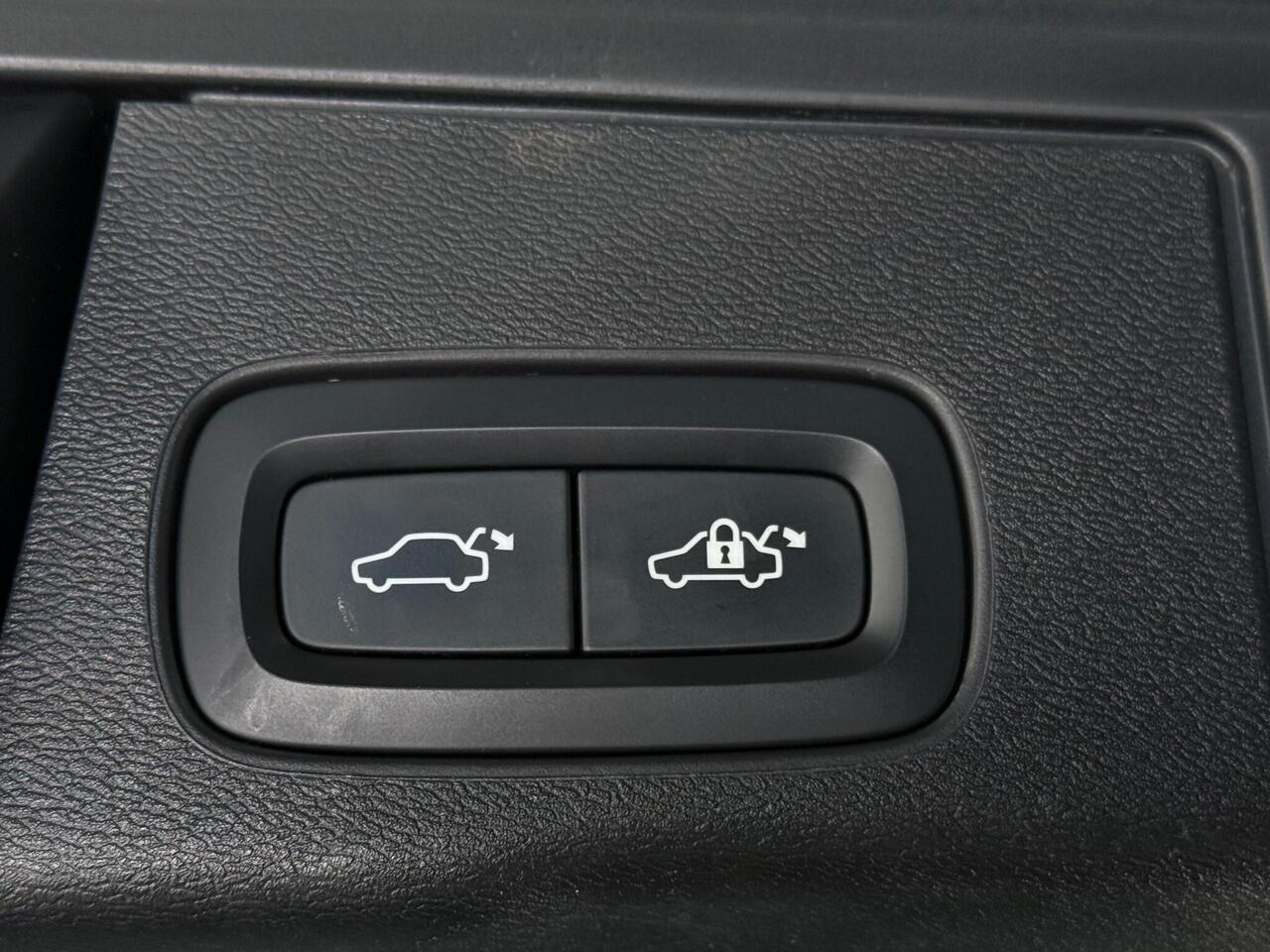 Volvo XC60 thumbnail Misc Controls