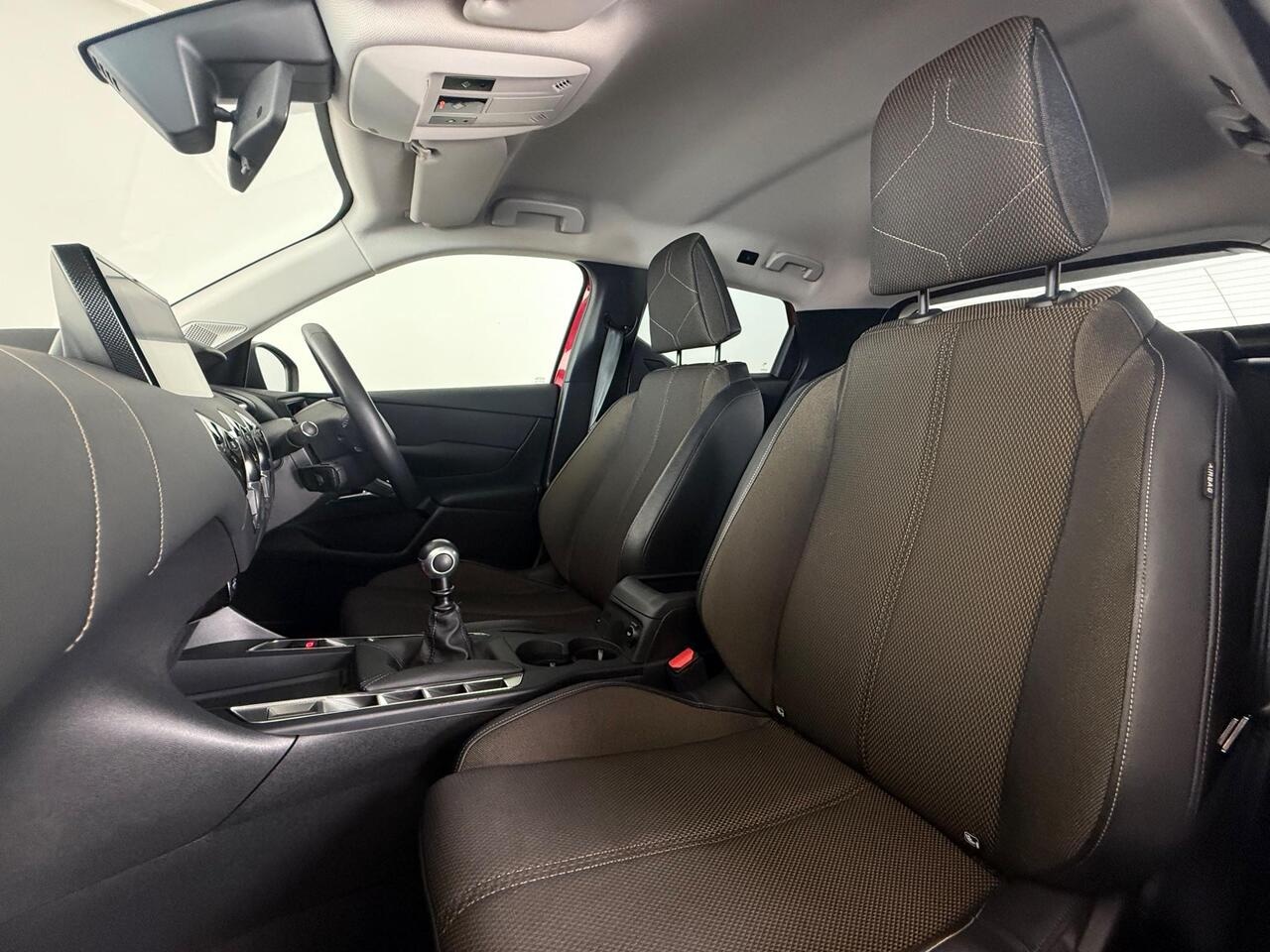 DS AUTOMOBILES DS 3 CROSSBACK thumbnail Seat Front Passenger