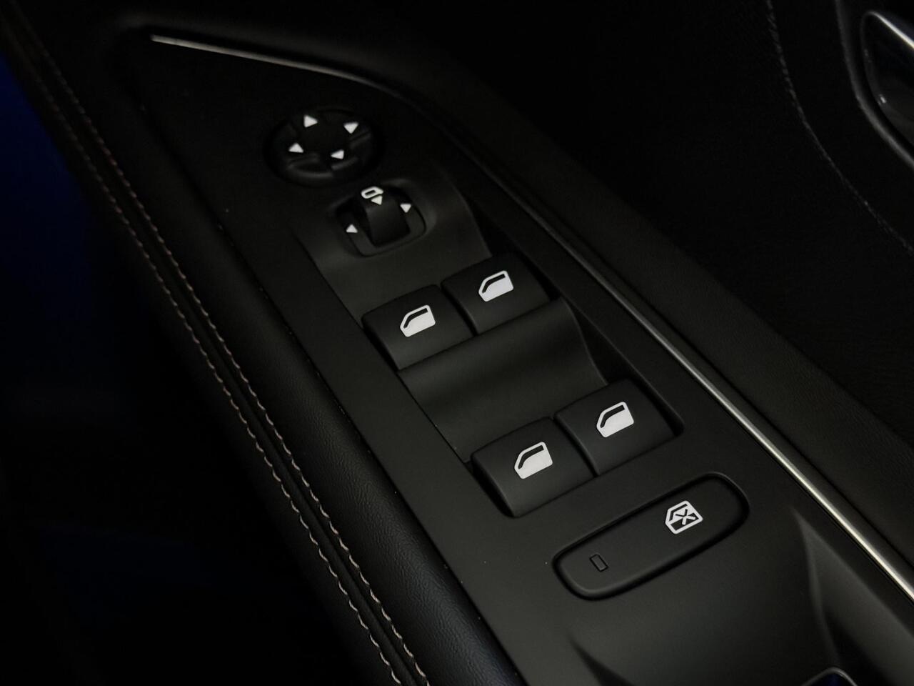Peugeot 3008 thumbnail Misc Controls