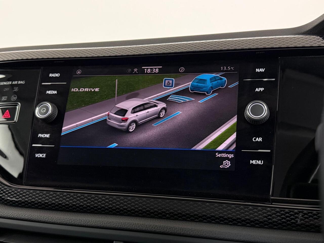 Volkswagen Polo thumbnail Infotainment System