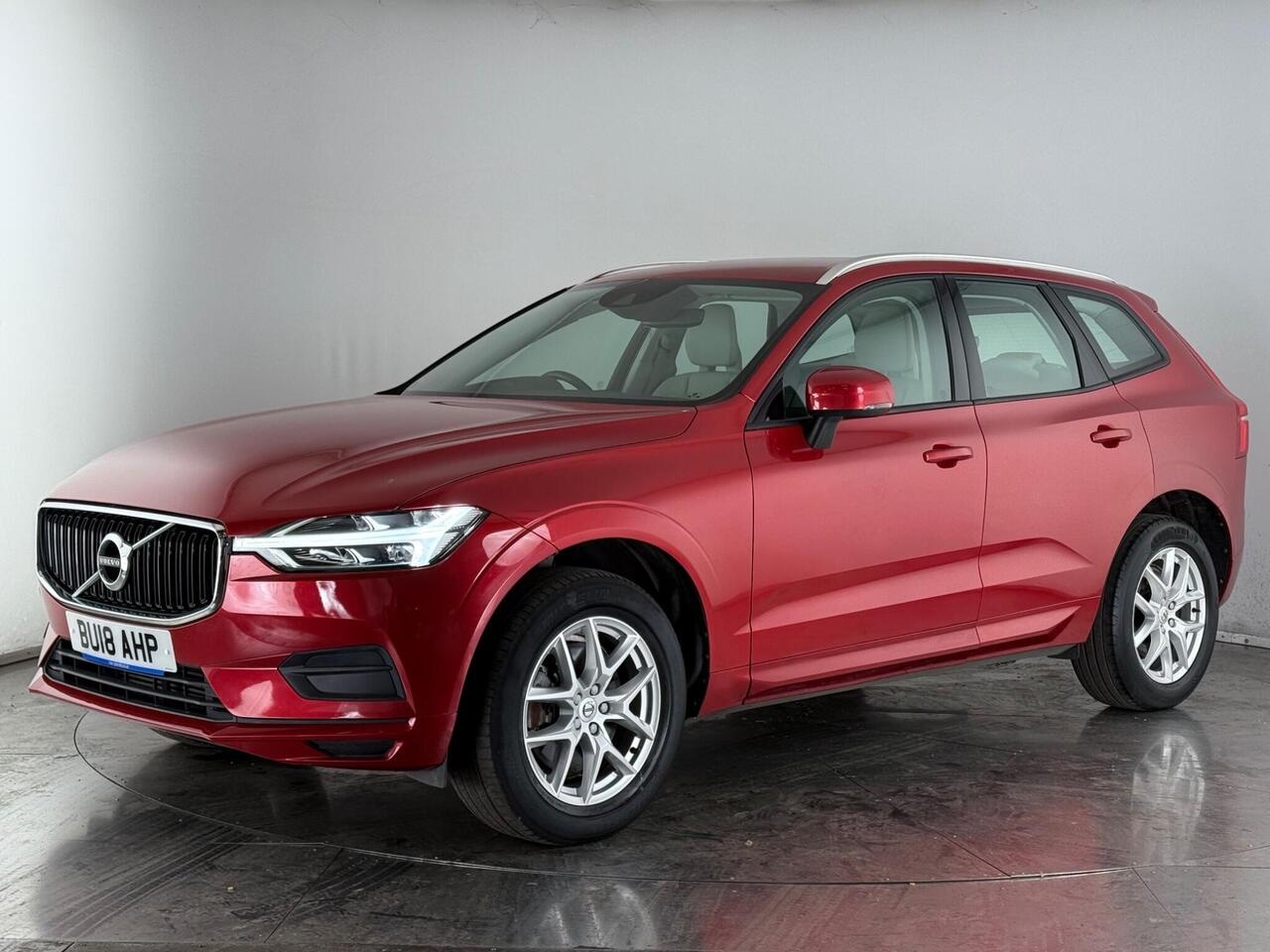 Volvo XC60 thumbnail Front Left