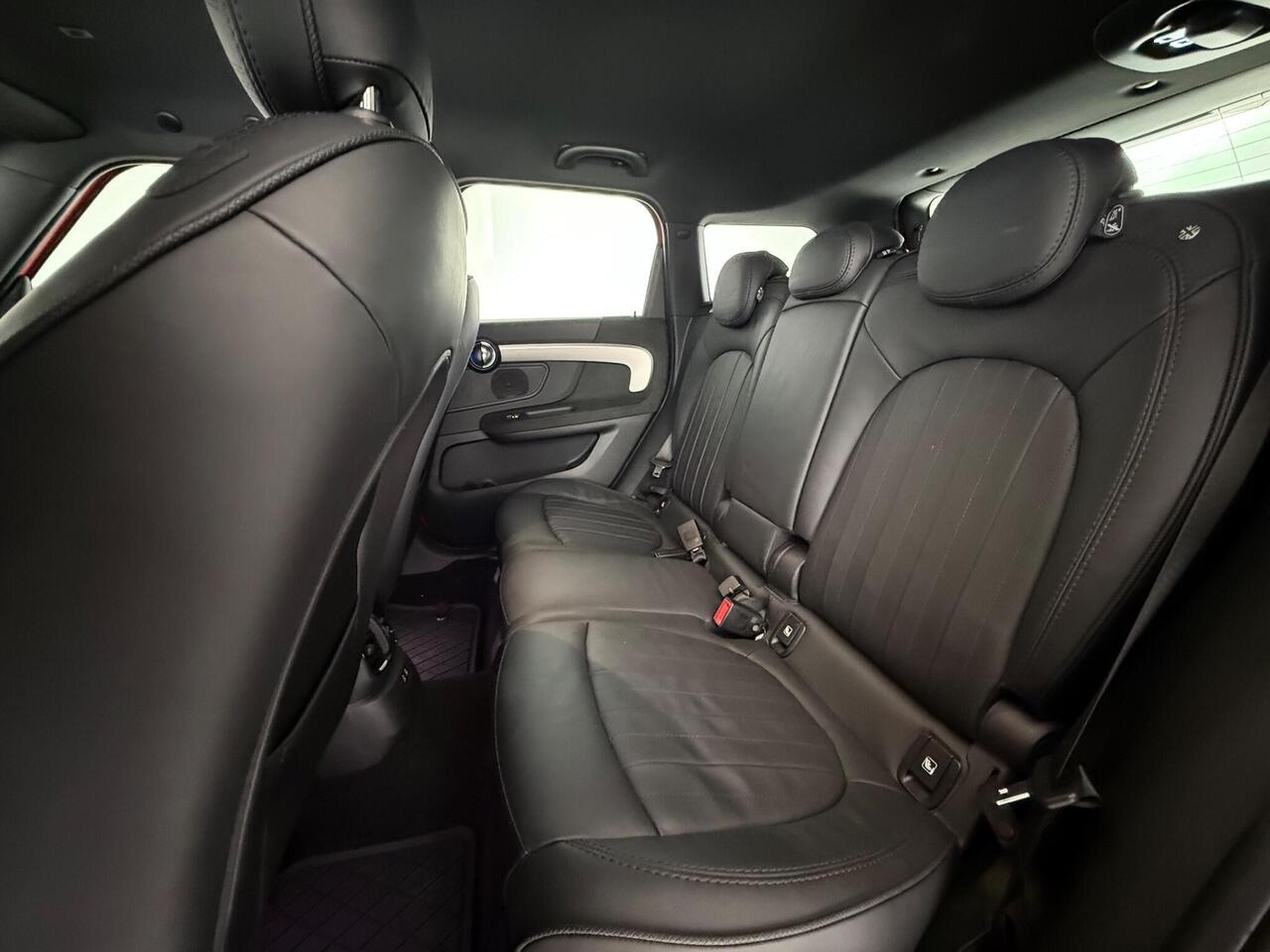 MINI Countryman thumbnail Seats Rear