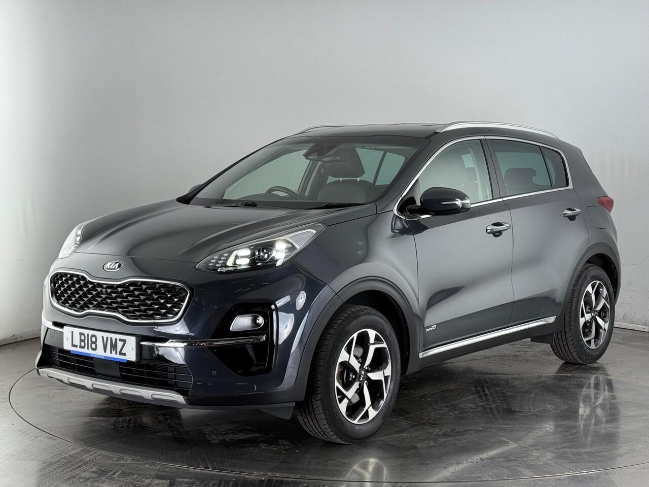 Kia Sportage thumbnail Front Left